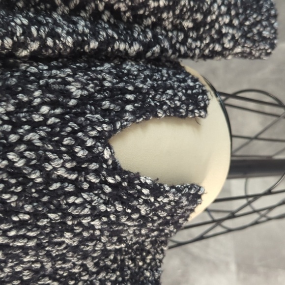 Vince Chunky Round Neck Knit Sweater Black White XS minimalist preppy fall - Picture 4 of 6